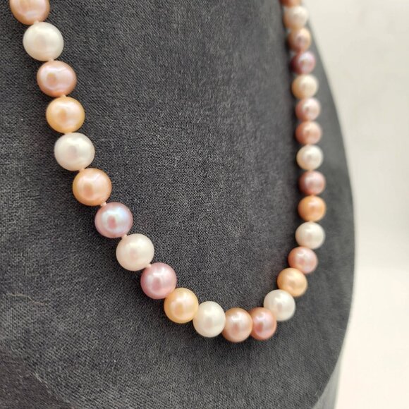 Beautiful Cultured Pearl Necklace With Heavy Sterling Silver Clasp Heirloom Gift - Picture 2 of 11
